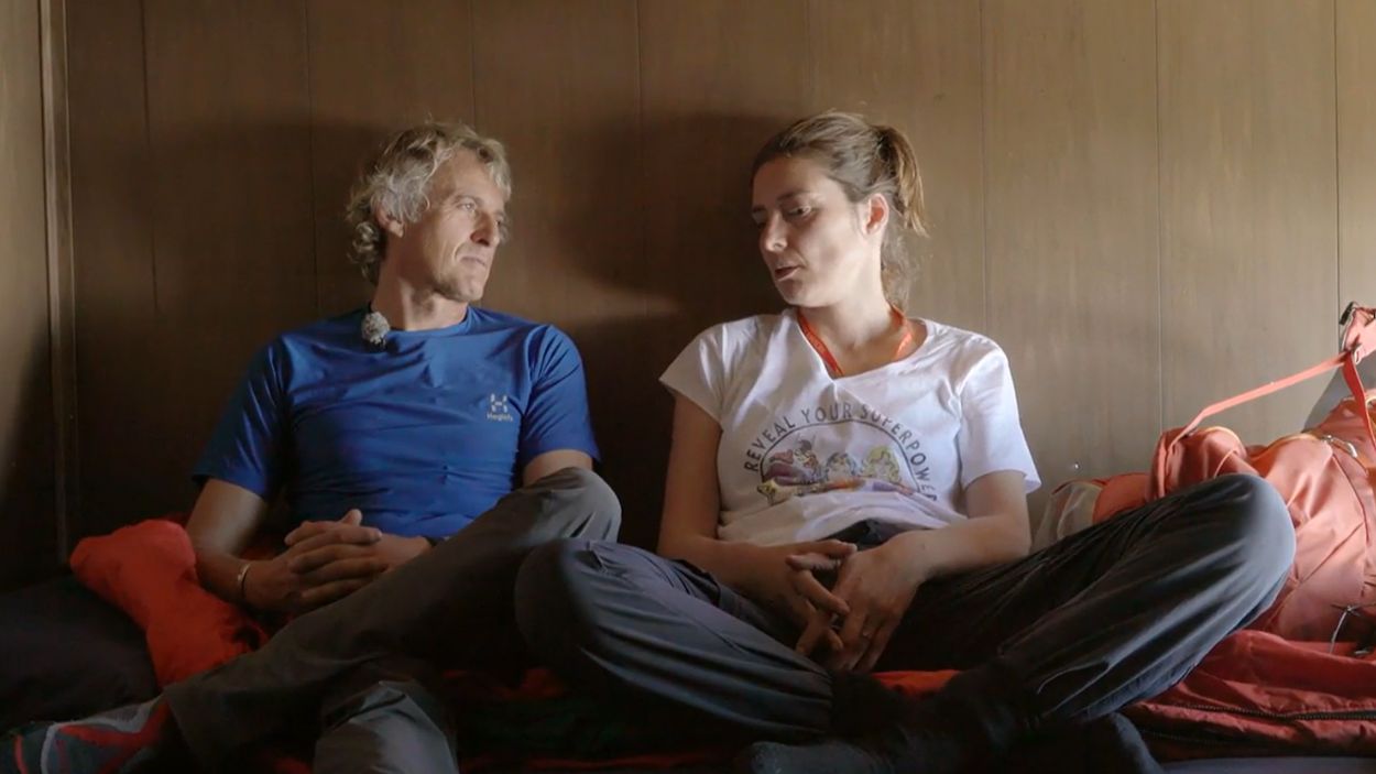 Sandra Barneda y Jesús Calleja en 'Universo Calleja'. Mediaset.