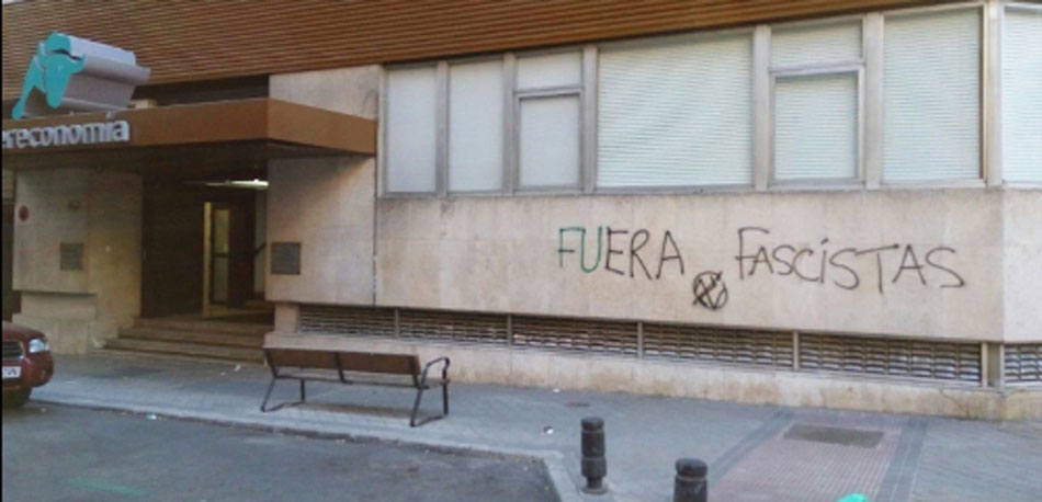 Pintadas en la fachada de la sede madrileña de Intereconomía