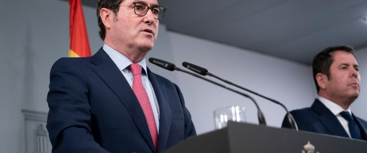 Garamendi y un ‘no por decreto’ a los derechos laborales por 400.000 euros al año