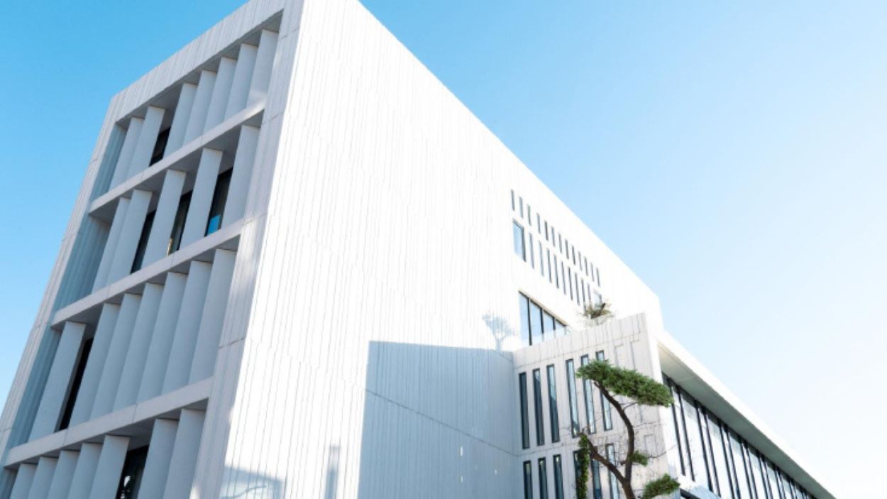 Fachada de la Universidad de Diseño, Innovación y Tecnología. Imagen UDIT.