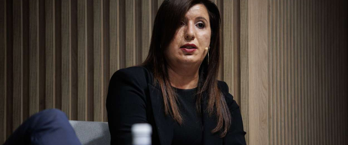 Una de las abogadas del novio de Ayuso (y del rey Juan Carlos) insulta gravemente a Ignacio Escolar