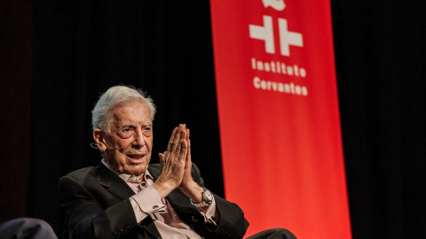 El escritor Mario Vargas Llosa participa en el ciclo 'El fuego de la imaginación', en el Instituto Cervantes, en 2023