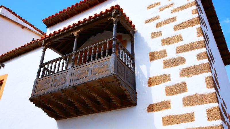 Balconada de un edificio de Betancuria, en Fuerteventura