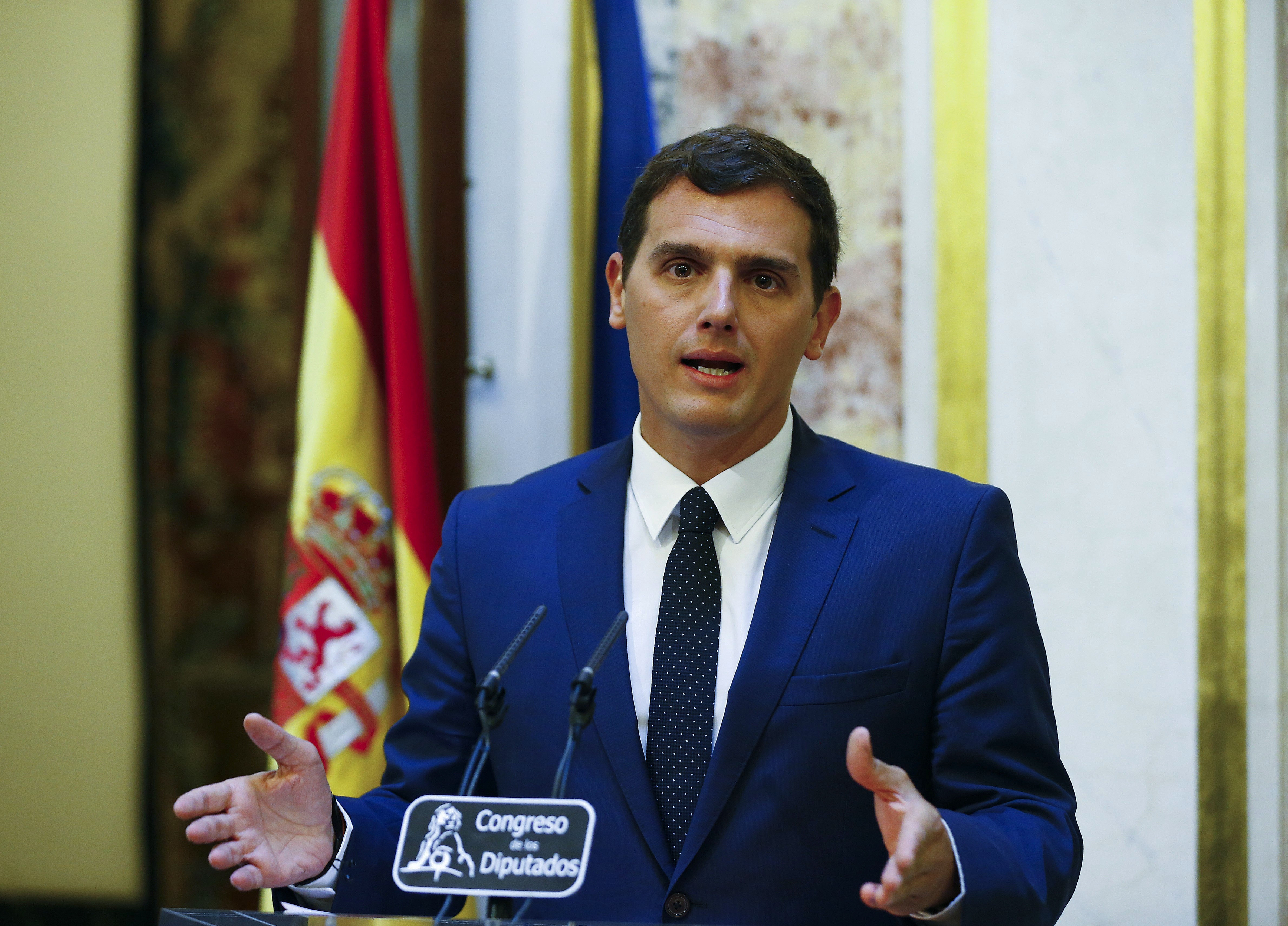 El líder de Ciudadanos, Albert Rivera, durante la declaración ante los medios de comunicación en el Congreso de los Diputados