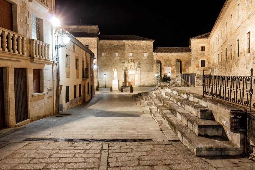 Caleruega de noche. (Foto: Asociación de los pueblos más bonitos de España)