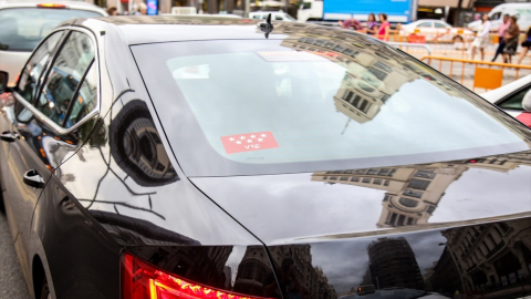 Consumo investiga subidas de precios de Uber y Cabify tras el apagón masivo