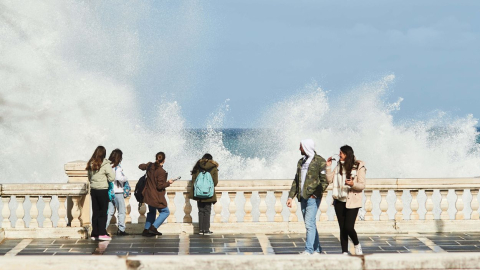 La AEMET avisa de nuevas subidas en las temperaturas y pone en aviso a cinco comunidades autónomas por viento y olas