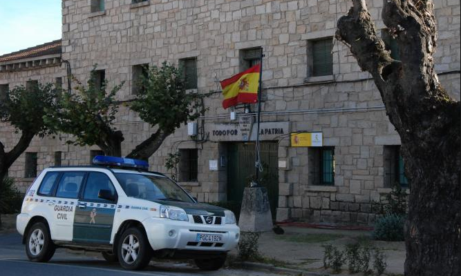 Cuartel de la Guardia Civil en San Martín de Valdeiglesias, donde acabaron por localizar a la madre 'desaparecida'