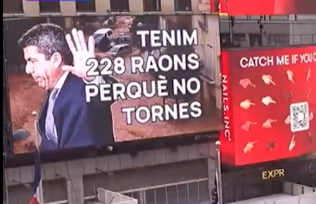 Mensaje a Mazón en Times Square