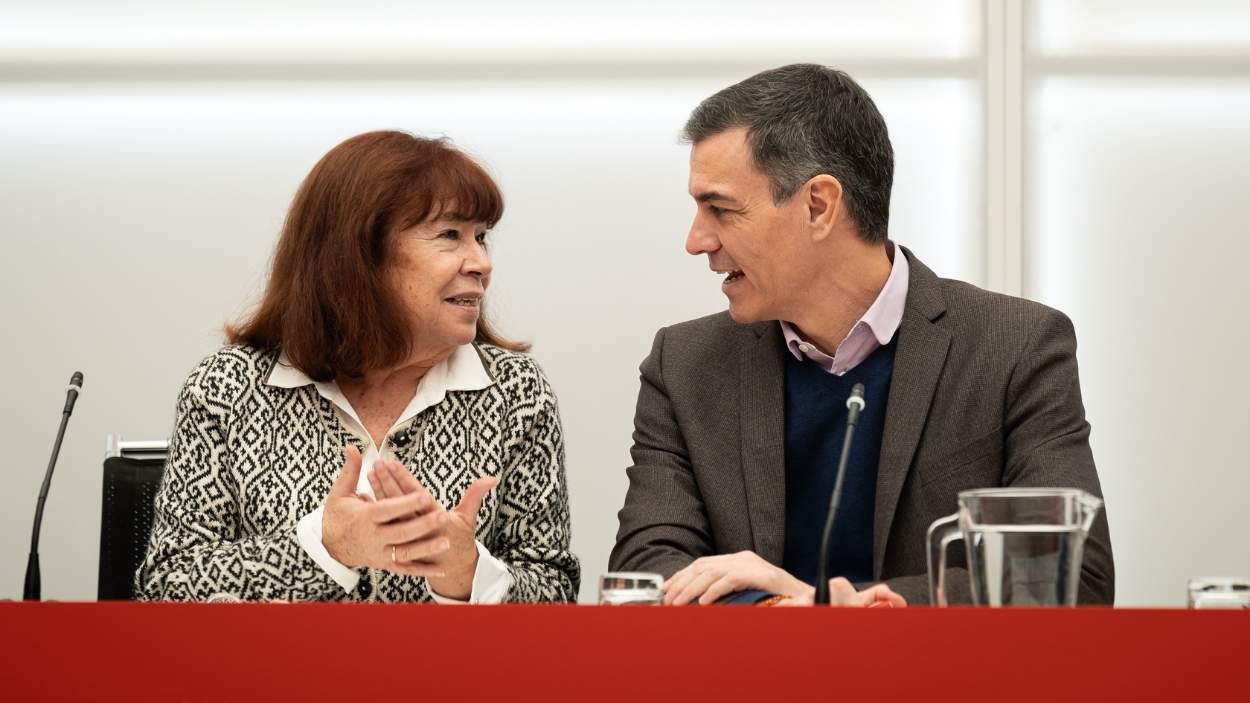 La presidenta del PSOE, Cristina Narbona, junto al presidente del Gobierno, Pedro Sánchez. EP