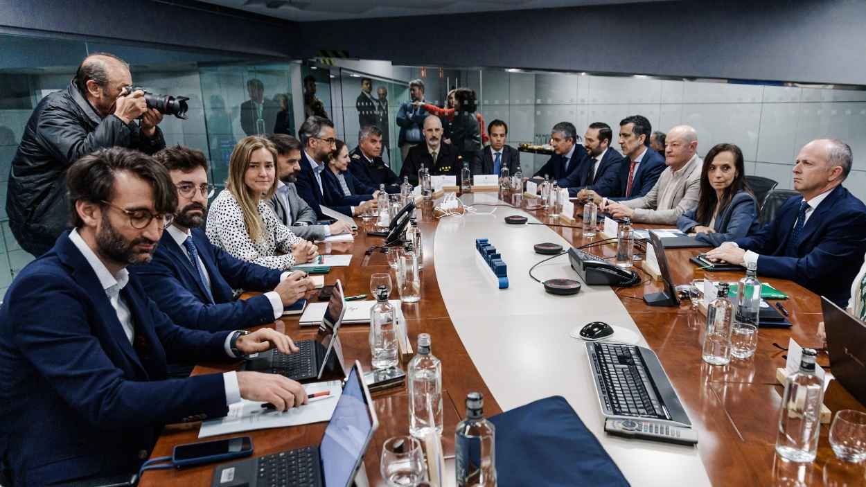 Comité de análisis del apagón presidido por Sara Aagesen (tercera desde la izquierda). EP