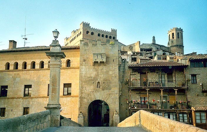 Adéntrate en Valderrobres, un pueblo de Teruel con un grandioso castillo gótico y rutas al aire libre para disfrutar esta primavera (Foto: Turismo de Aragón)