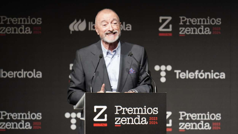 Pérez-Reverte no se calla y lanza un dardo a las editoriales: "Muy poca vergüenza"