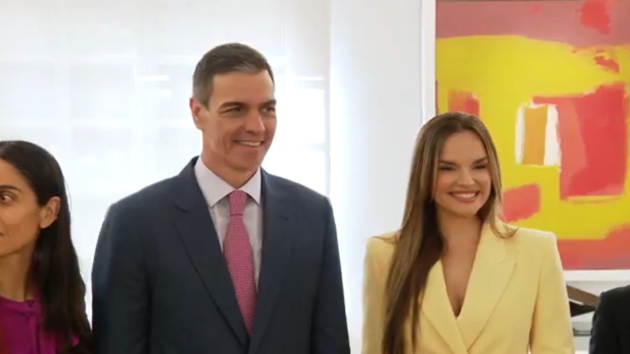 El presidente del Gobierno, Pedro Sánchez, mantiene un encuentro con Melody en Moncloa. EP