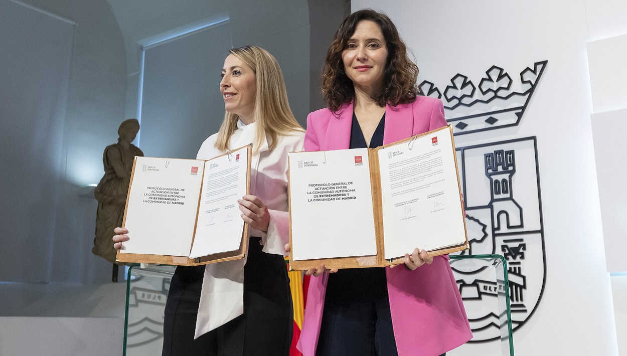 La presidenta de Extremadura, María Guardiola, y la de Madrid, Isabel Díaz Ayuso. EP