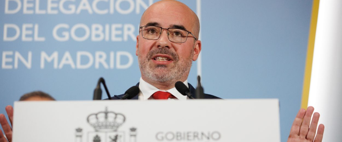 El delegado del Gobierno en Madrid retrata a Ayuso y Almeida tras conocerse que no hubo daños en la protestas de La Vuelta
