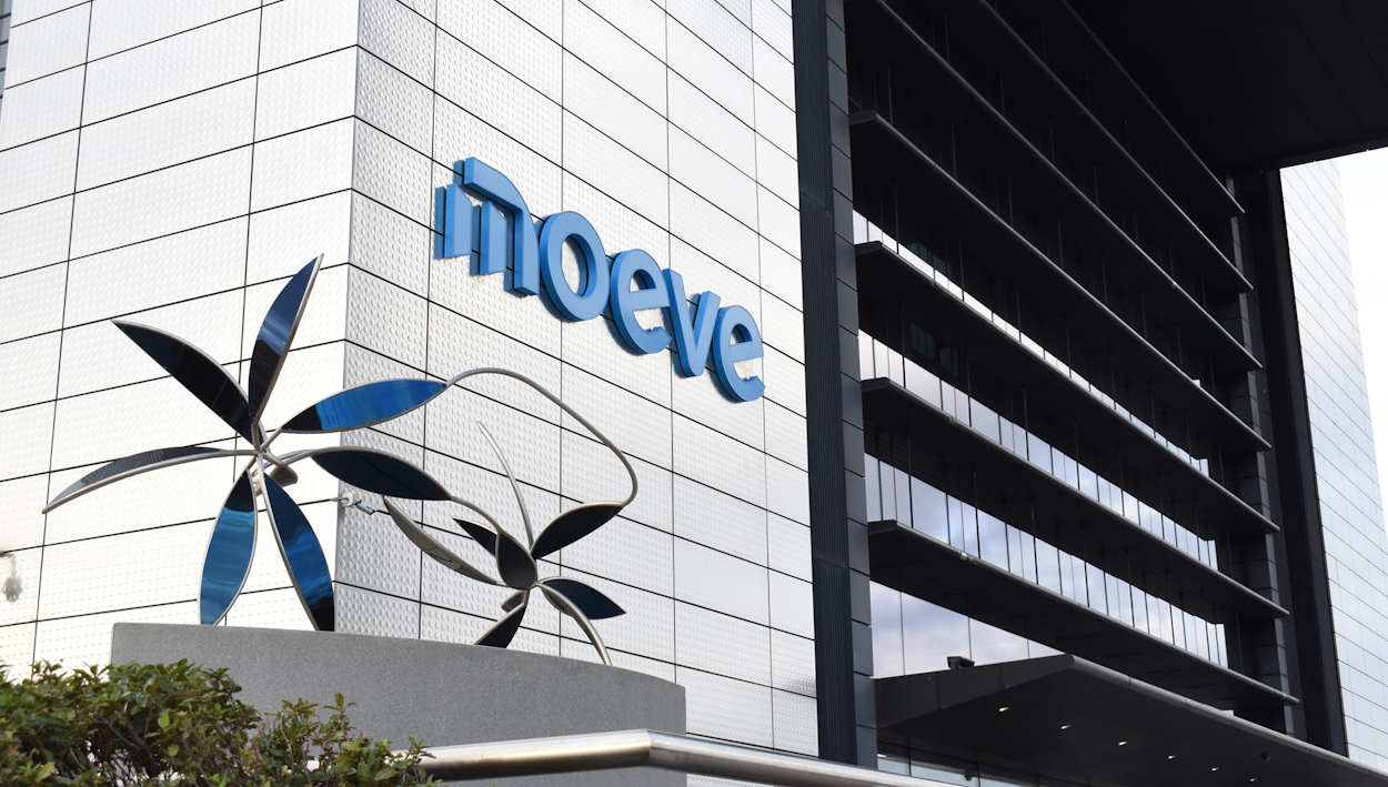 Fachada de la sede de Moeve