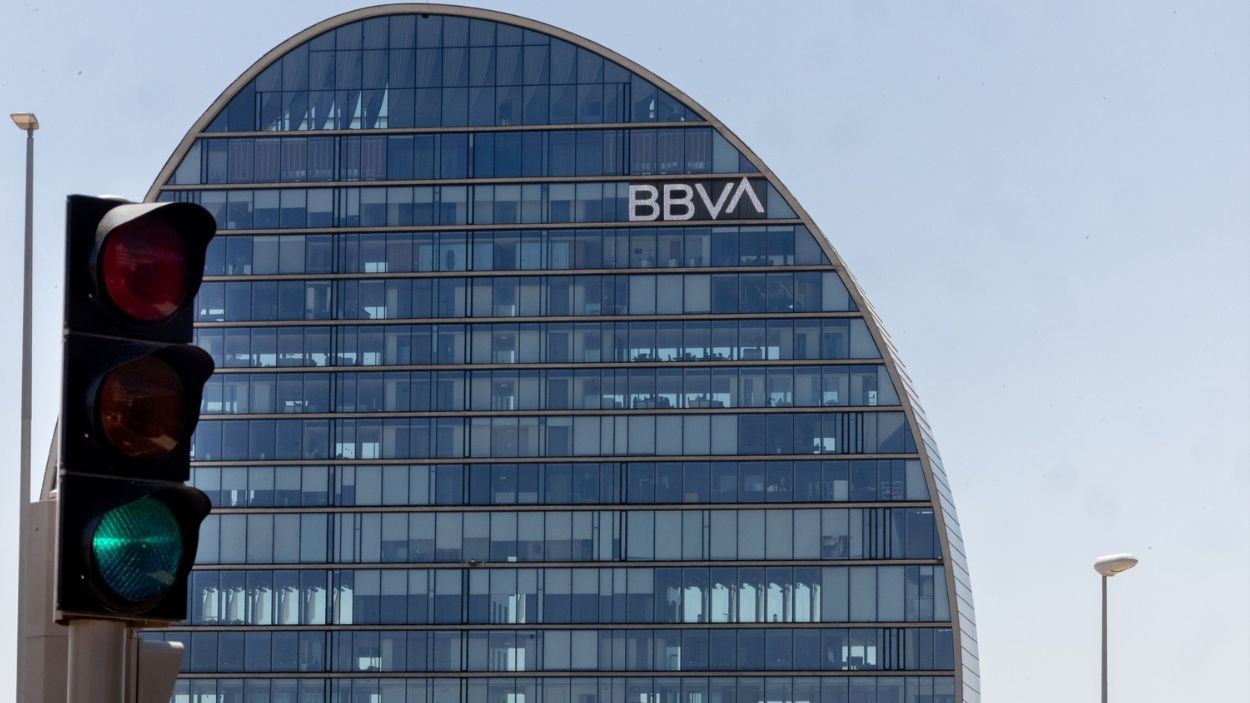 Fachada de la sede de BBVA. EP.