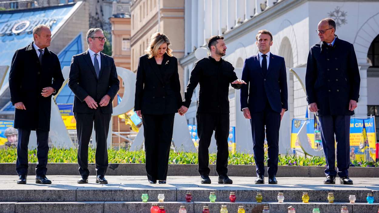 Zelenski, Tusk, Starmer, Macron, Olena Zelenska y Merz en Kiev. E.P 