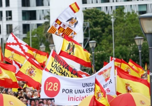 Banderas preconstitucionales en la Plaza de Colón Banderas preconstitucionales en la Plaza de Colón