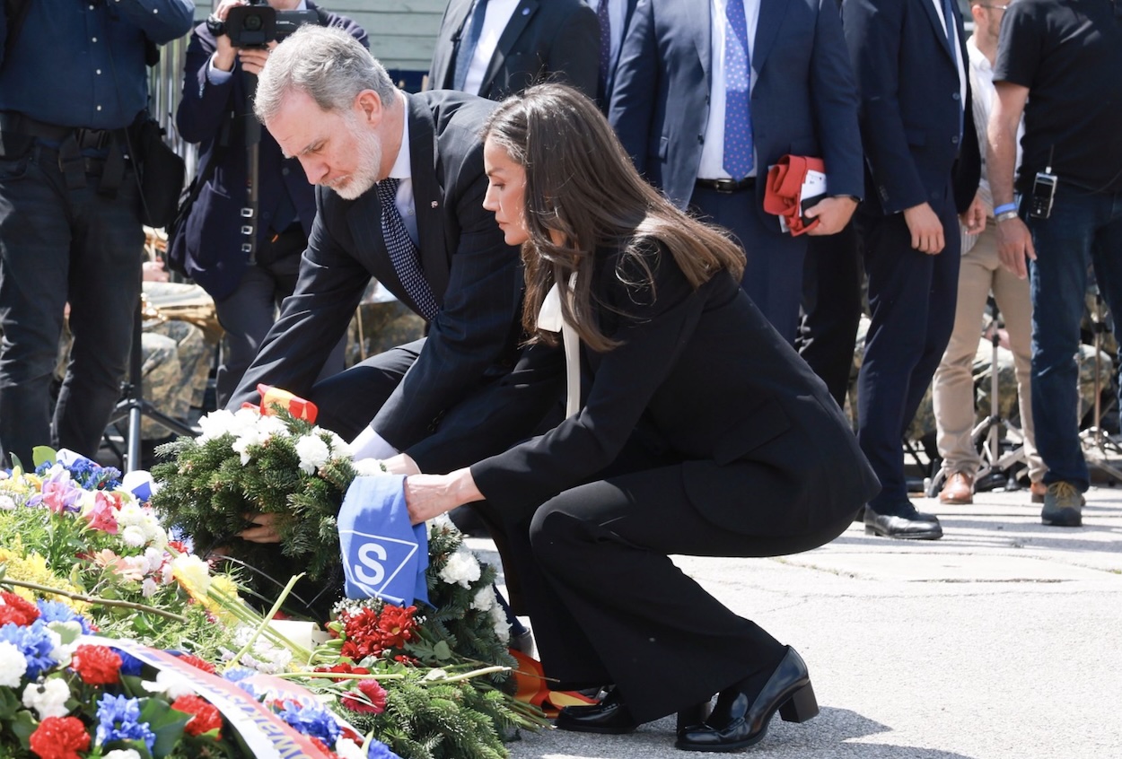 Los reyes Felipe VI y Letizia Ortiz en un acto contra el fascismo. EP