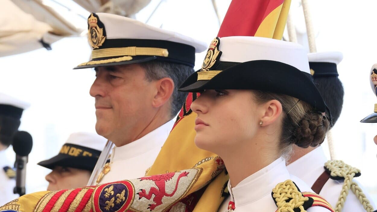 La Princesa de Asturias abandera la jura de Bandera a bordo del buque 'Juan Sebastián Elcano', a 10 de mayo de 2025, en Cartagena de Indias (Colombia). EP.