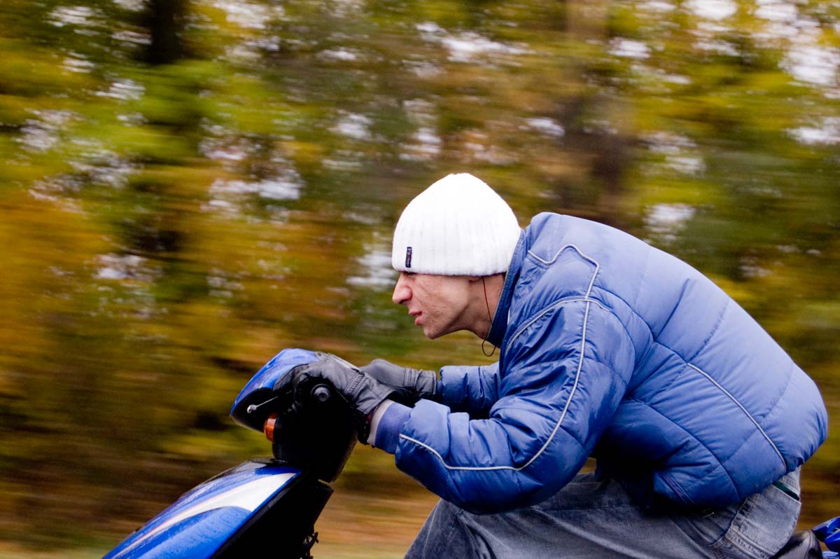 ¿Qué multa te pueden poner por circular sin casco de moto?