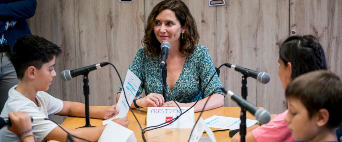 El Gobierno de Ayuso desconoce cuántos hijos de madres solteras reciben becas comedor