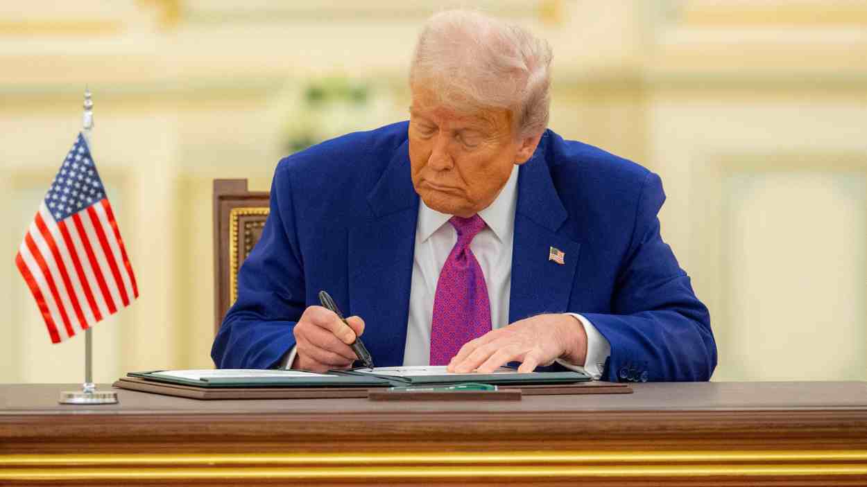 Trump anuncia el fin de las sanciones a Siria. EP