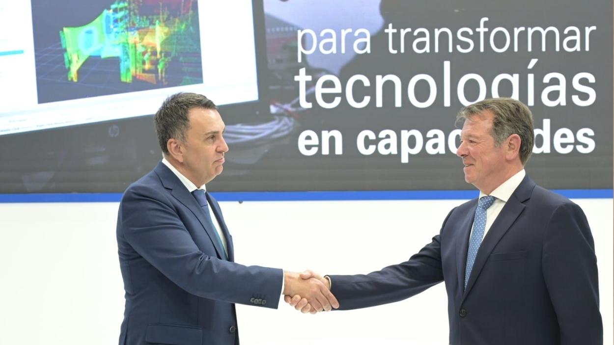 Jose Luis Gilpérez, CEO de Telefónica Ingeniería de Seguridad, y Juan Escriña, director general ejecutivo de GDELS Santa Bárbara Sistemas.        4o