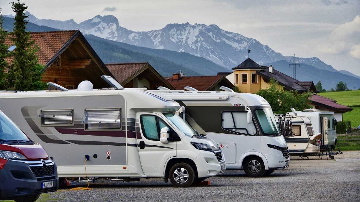 Camping de autocaravanas. Pixaby