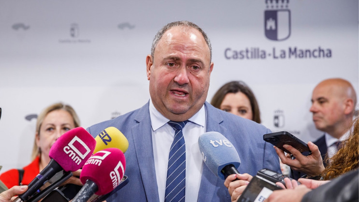 Julián Martínez Lizán, consejero de agricultura. JCCM