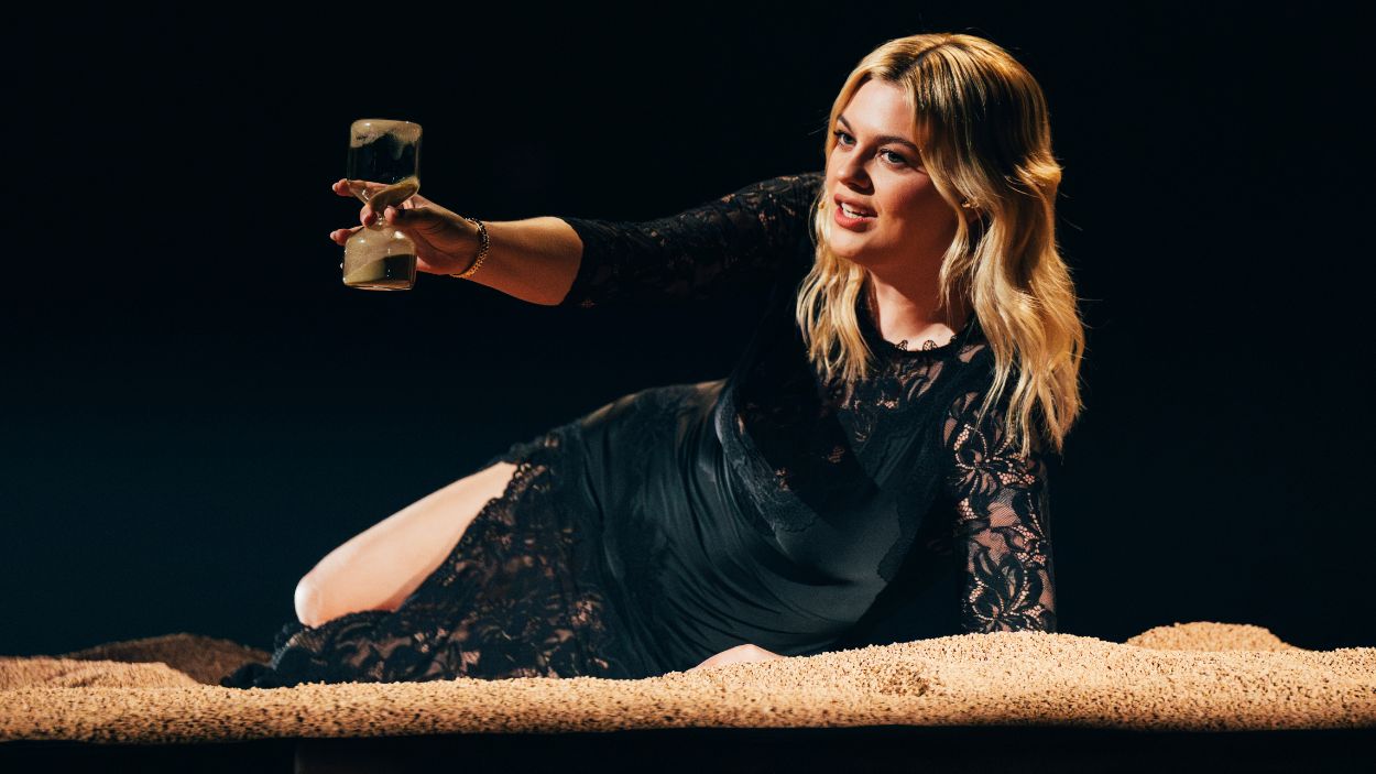 Louane, representante de Francia en la Segunda Semifinal de Eurovisión 2025. Sarah Louise Bennett