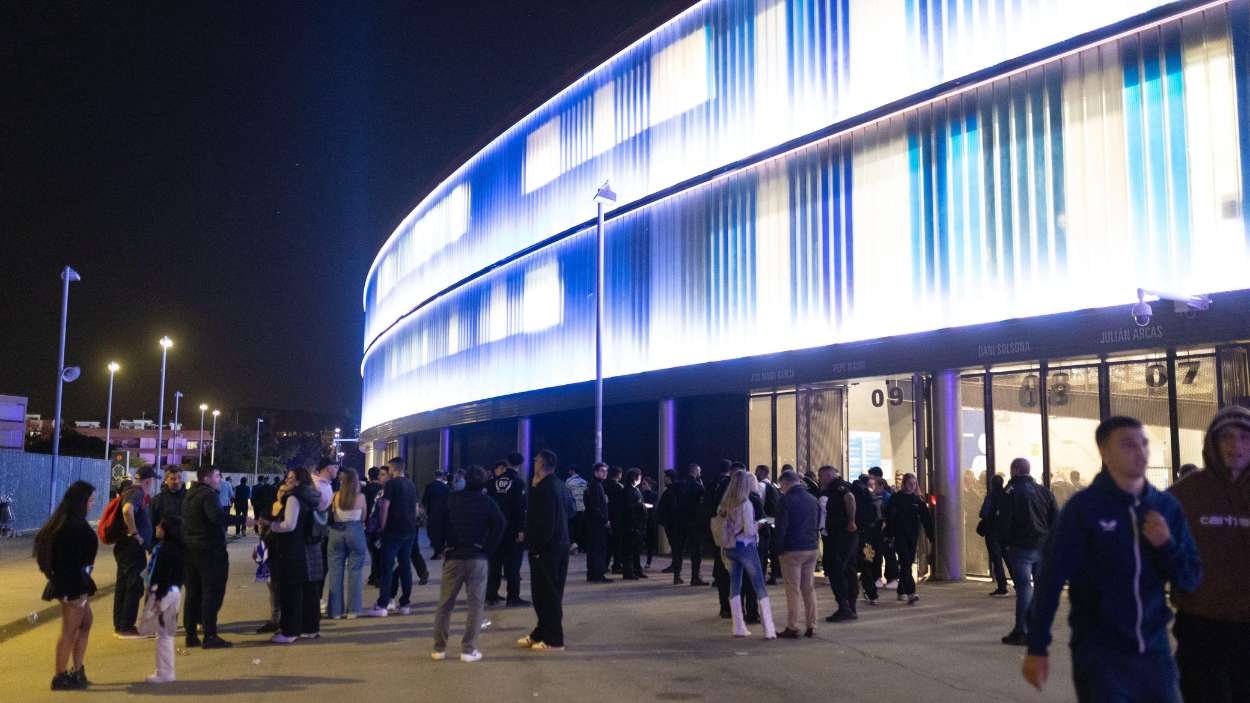 Atropello en el exterior del RCDE Stadium. E.P