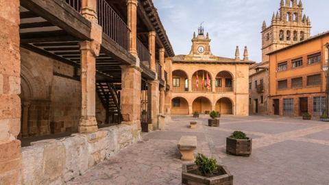 Vista general de la Plaza Mayor (Foto: Turismo del Ayuntamiento de Ayllón)