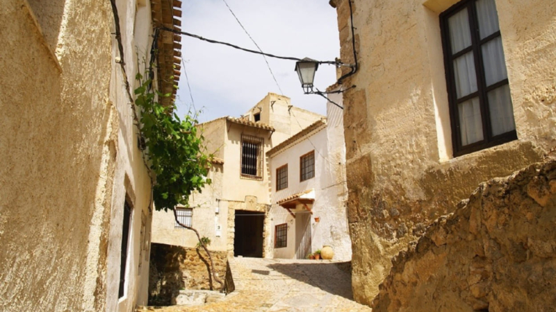 Calles peatonales, estrechas y serpenteantes de Letur (Foto: Turismo rural de Letur)