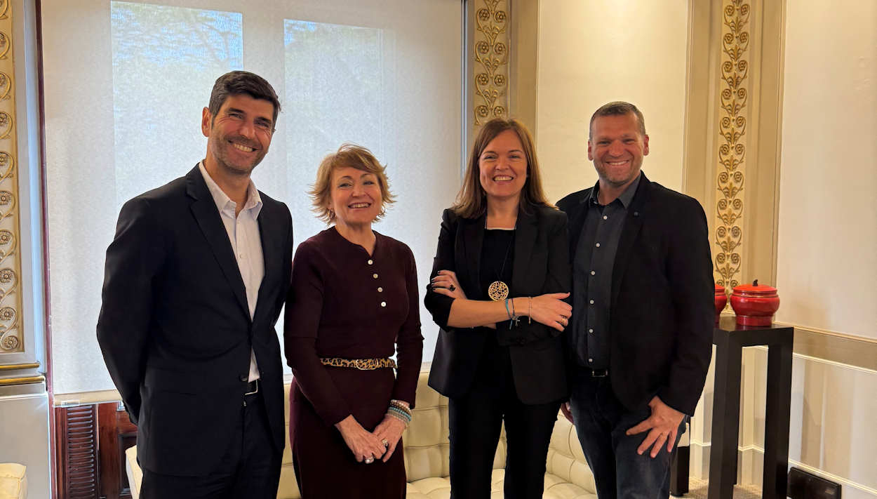 Santander y Feedgy firman un acuerdo para apoyar la transición energética y el autoconsumo en el sector agroalimentario