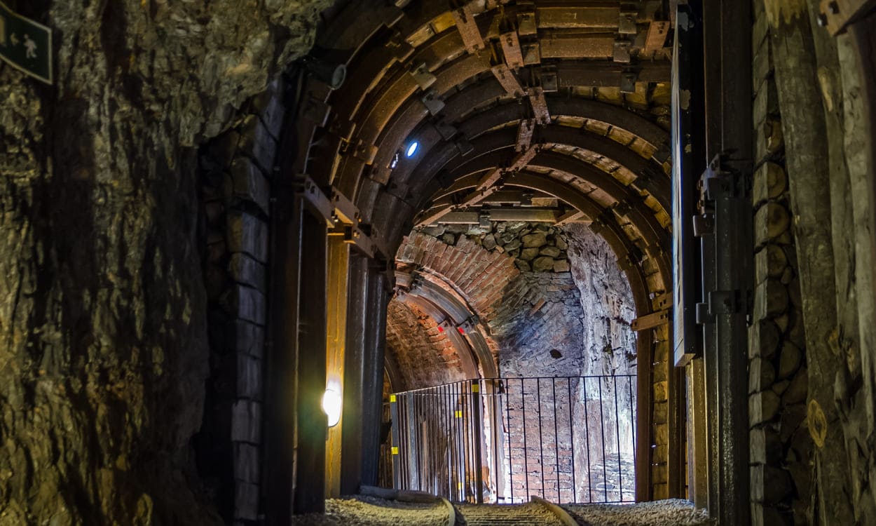 Interior de la minas de Costanza, que pueden visitarse durante una de las actividades más originales de la zona. Foto Natural AstroVilluercas