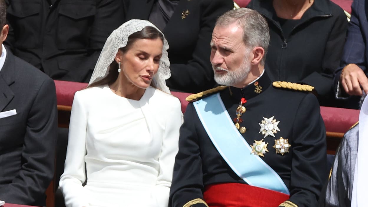 Los reyes Felipe VI y Letizia en la misa de inicio de pontificado de León XIV. EP.