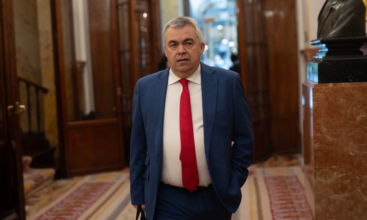 Santos Cerdán, secretario de Organización del PSOE, en los pasillos del Congreso de los Diputados. EP.