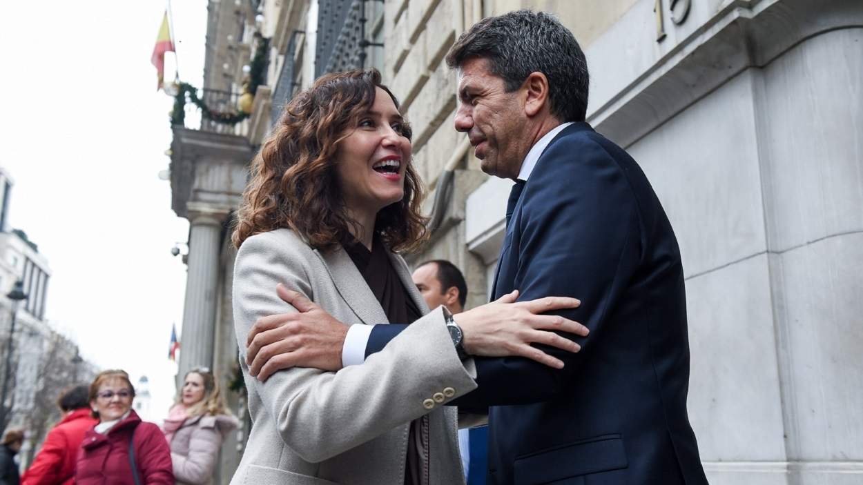 La presidenta de Madrid, Isabel Díaz Ayuso, y su homólogo en la Comunidad Valenciana, Carlos Mazón. EP