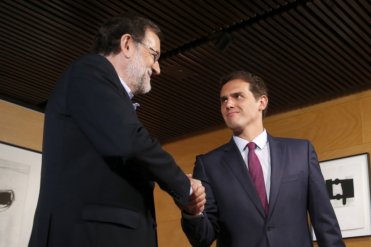 El presidente en funciones, Mariano Rajoy, y Albert Rivera, líder de Ciudadanos
