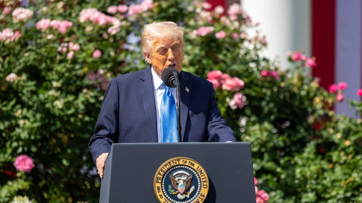 Trump en la rosaleda de la Casa Blanca. EP