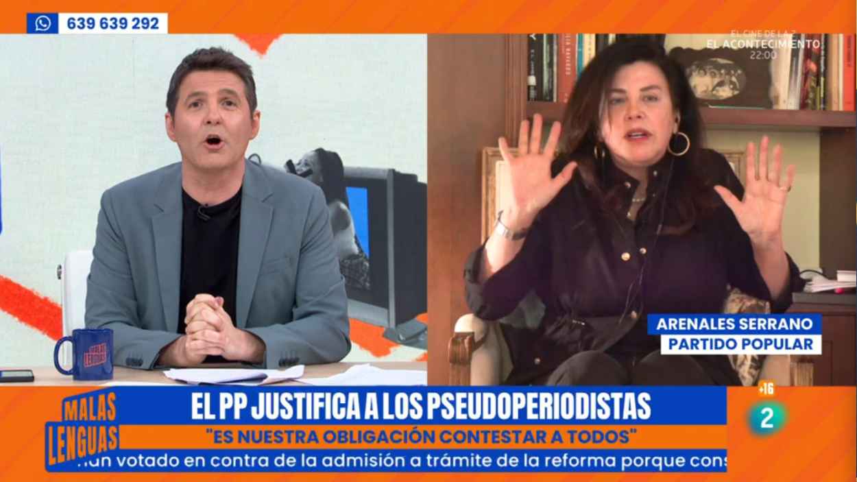 Jesús Cintora y Arenales Serrano, en 'Malas lenguas'. RTVE