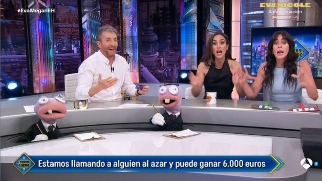Pablo Motos, Megan Montaner y Eva Ugarte en 'El Hormiguero'. Atresmedia