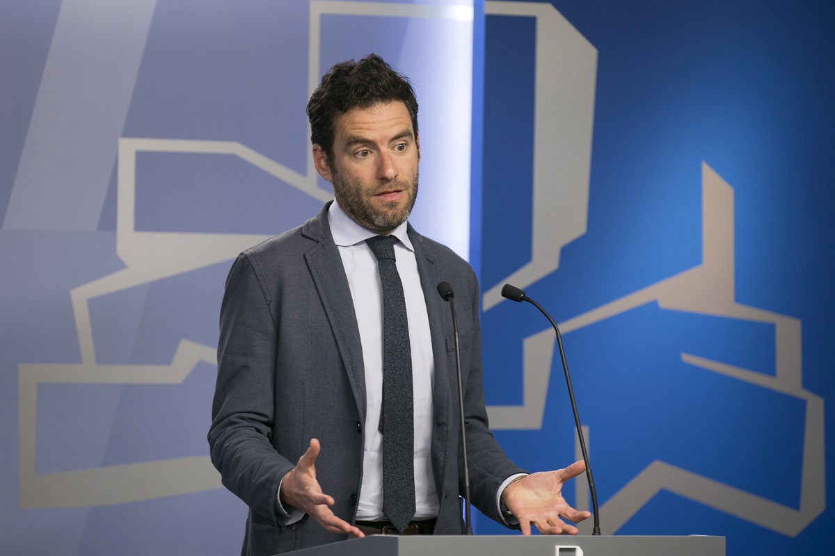 Sémper lanza un mensaje en su despedida de la política "Un partido no