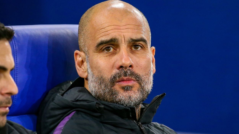 El entrenador del Manchester City, Pep Guardiola, en el banquillo. EP.