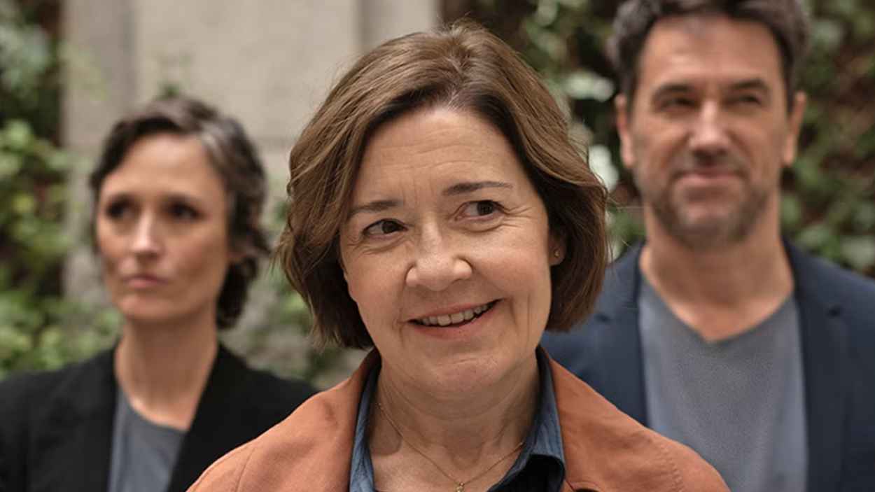 Laura Pamplona, María Pujalte y Oriol Tarrasón, en 'Los Misterios de Laura'. RTVE