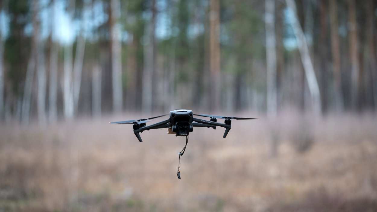 Imagen de un dron planeando en la región de Kiev. EP
