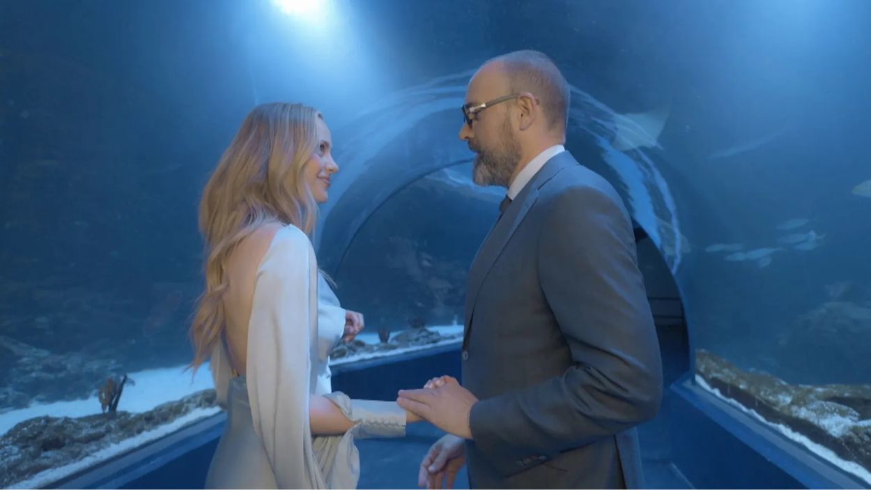 Laia Grassi y Risto Mejide en 'Viajando con Chester'. Mediaset